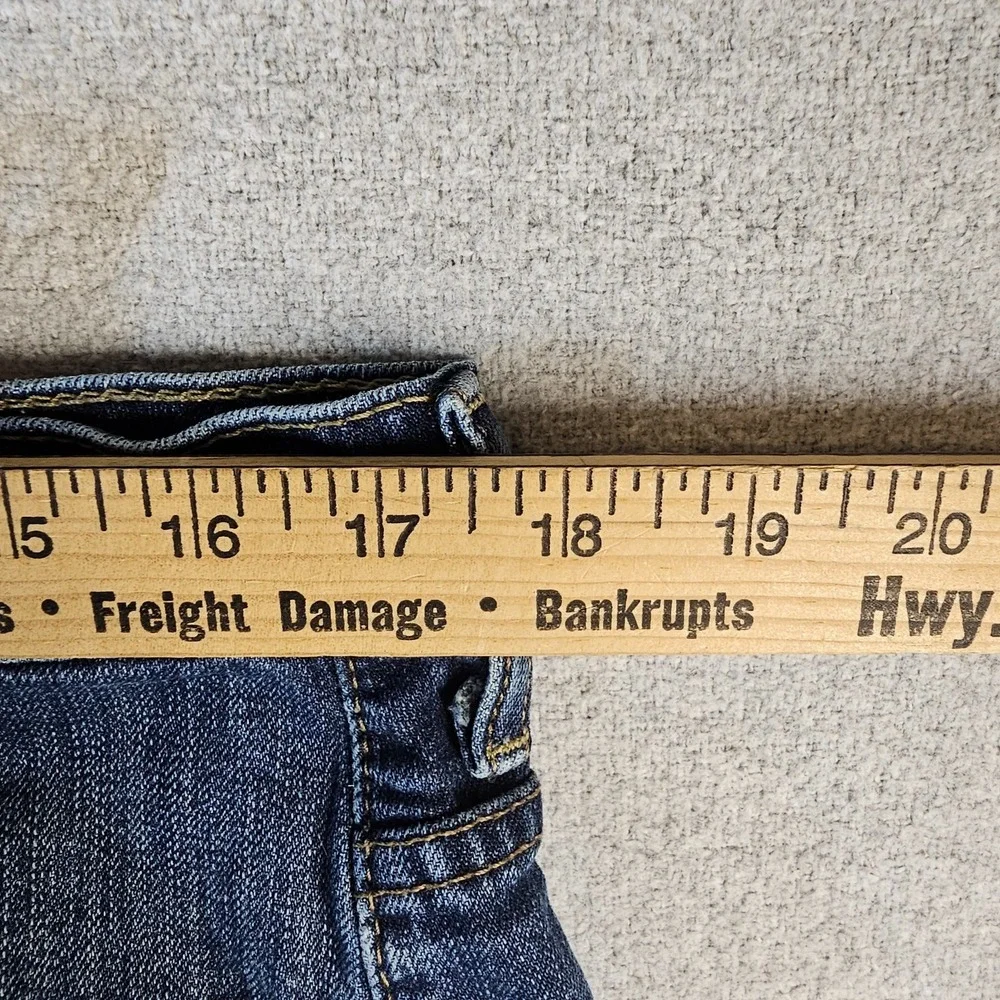 Levis levi 569